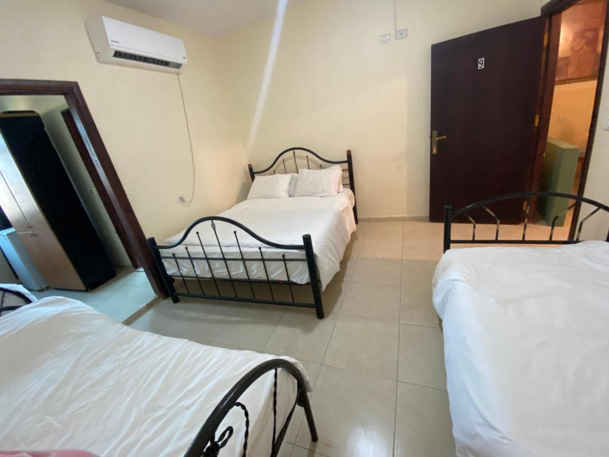 Jericho Waleed'S Hostel Exterior photo