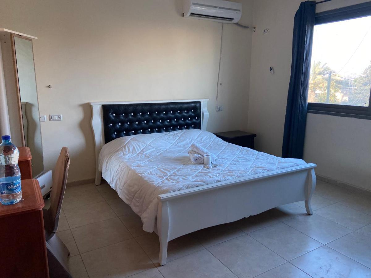 Jericho Waleed'S Hostel Exterior photo