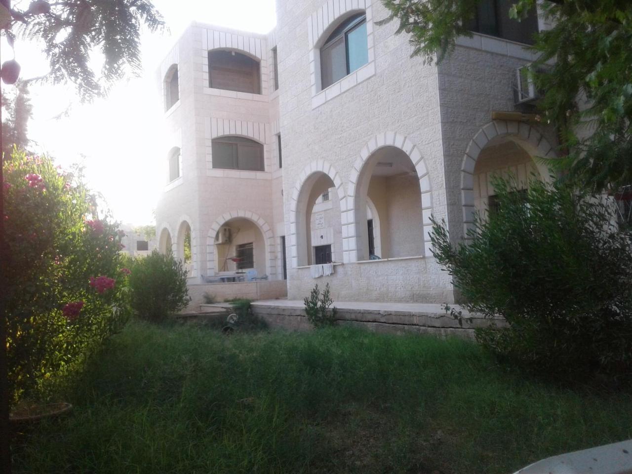 Jericho Waleed'S Hostel Exterior photo